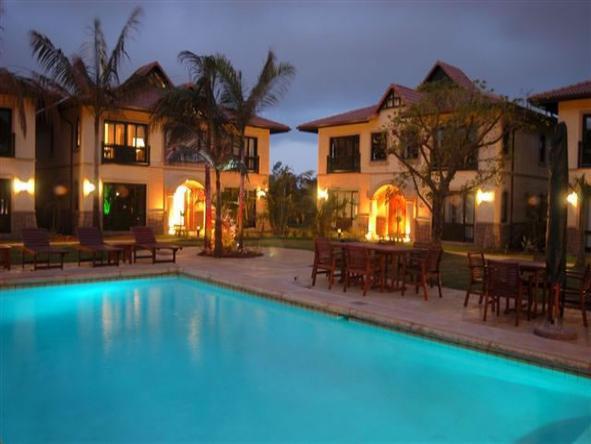 Hotel Izulu - Pool 